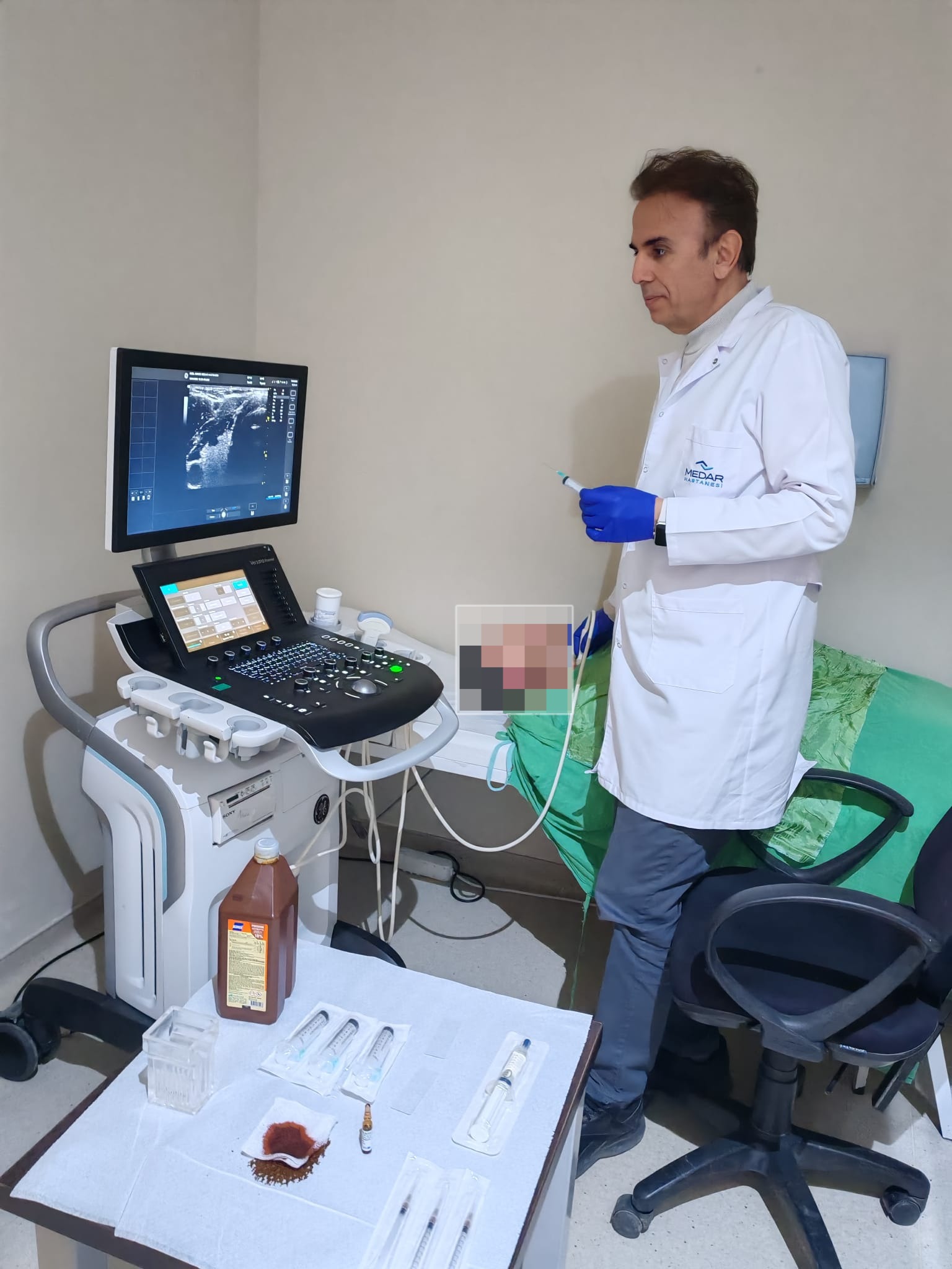 Tiroid ince iğne aspirasyon biyopsisi işlemi